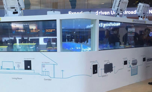 世界移動(dòng)通信大會(huì)MWC2016，賽普用透明屏與華為共舞